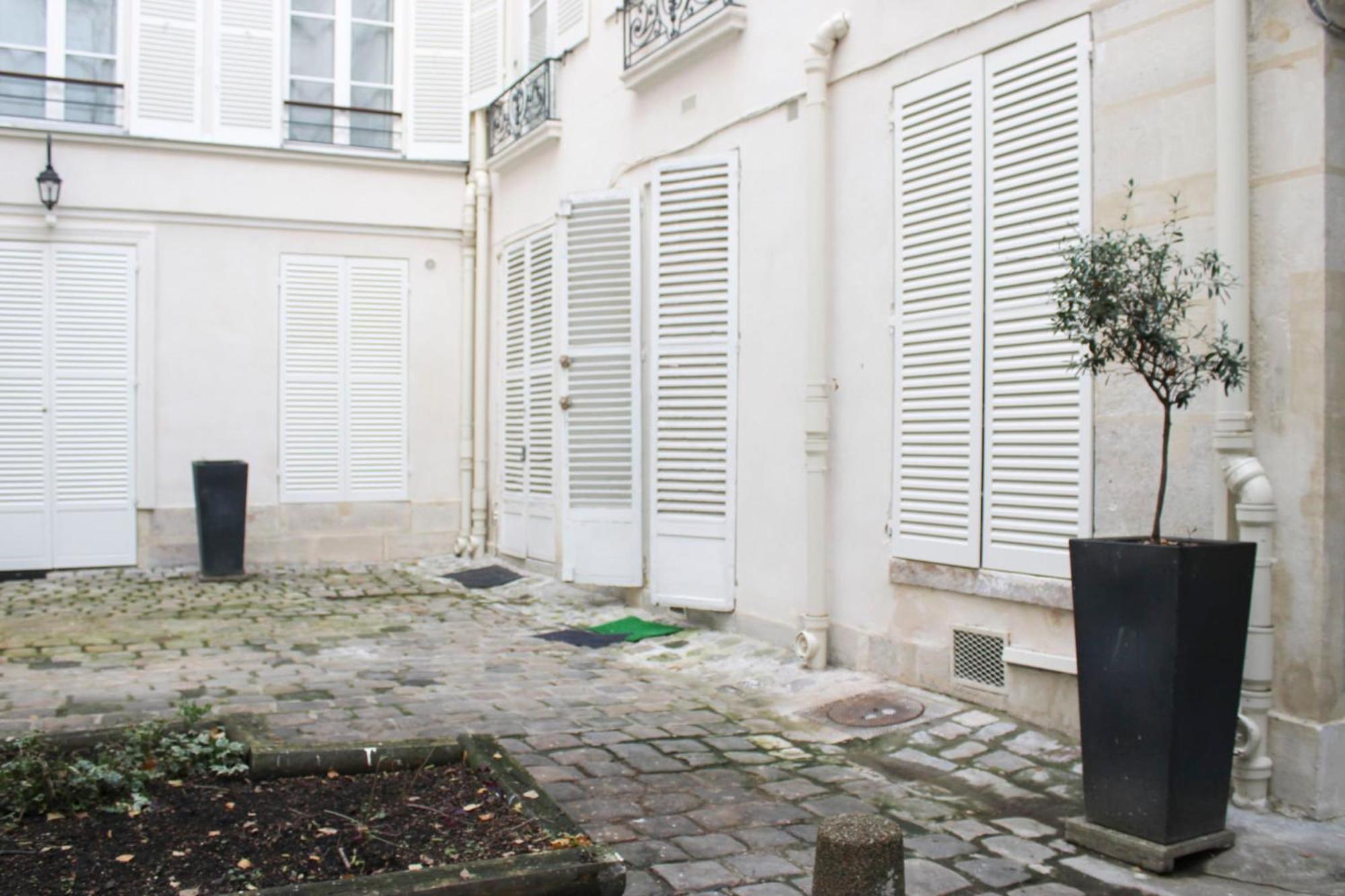Charming T1 Near Les Halles De * Parijs